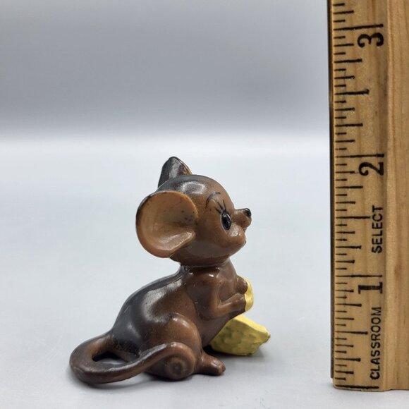 Vintage Plastic Mouse Mini Figurine With Cheese Collectible Ornament Shelf Decor - Picture 11 of 11